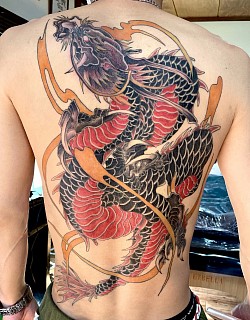 背中一面　龍　刺青　タトゥー　室蘭　登別　カグヤ　ライズインク